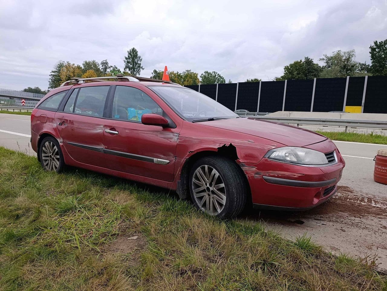 Muž na diaľnici nabúral