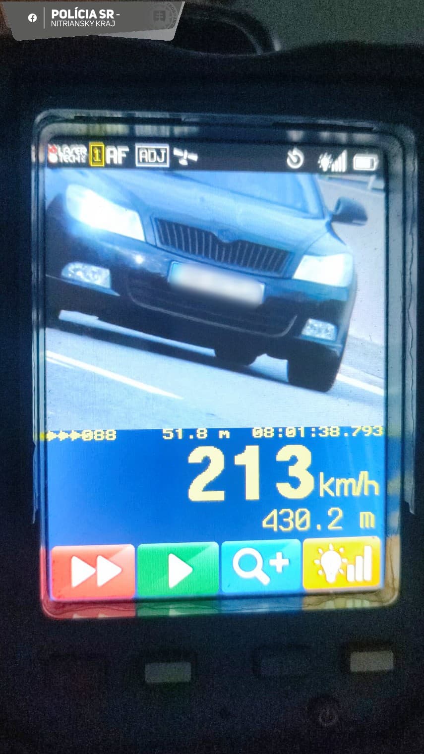 Zbesilá jazda na R1!