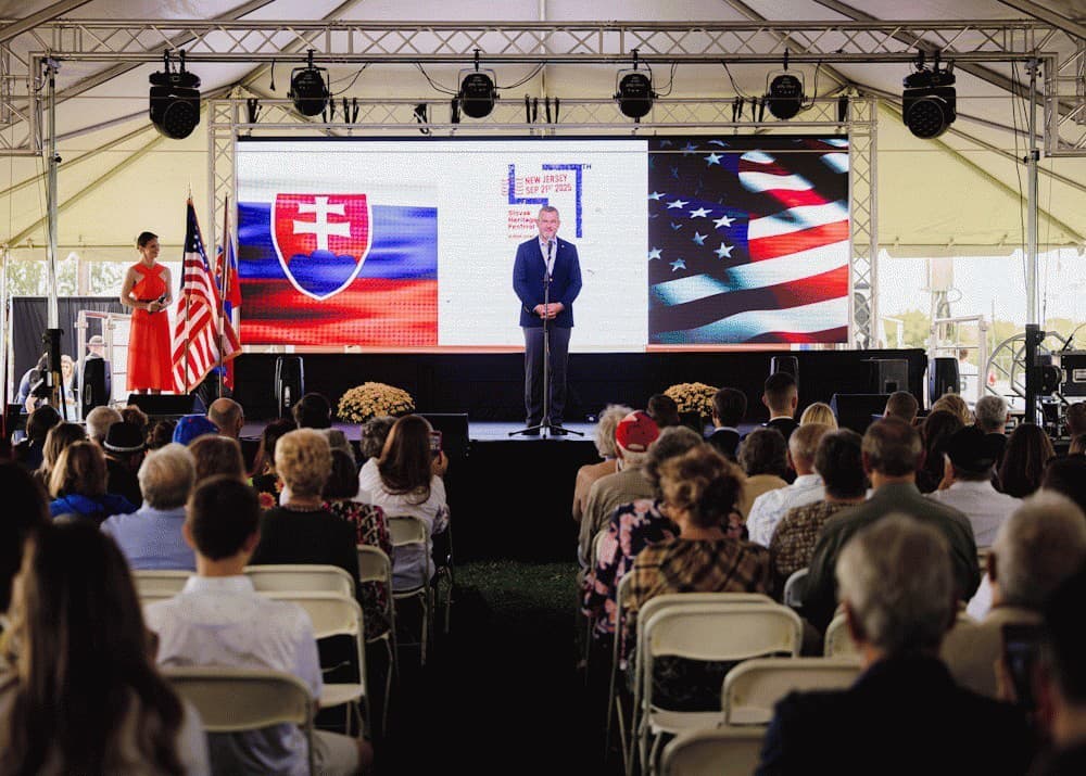 Prezident SR Peter Pellegrini sa počas pracovnej cesty v USA stretol s krajanmi na 47. ročníku Slovak Heritage Festivalu v East Brunswicku, New Jersey.