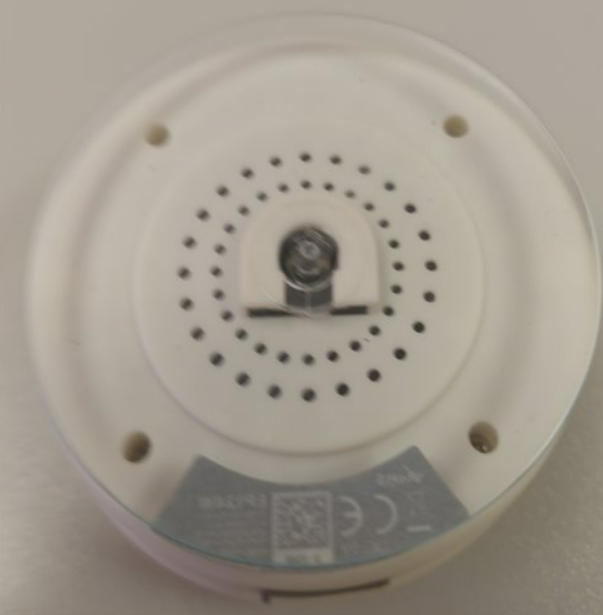 Kontrolóri znova bijú na