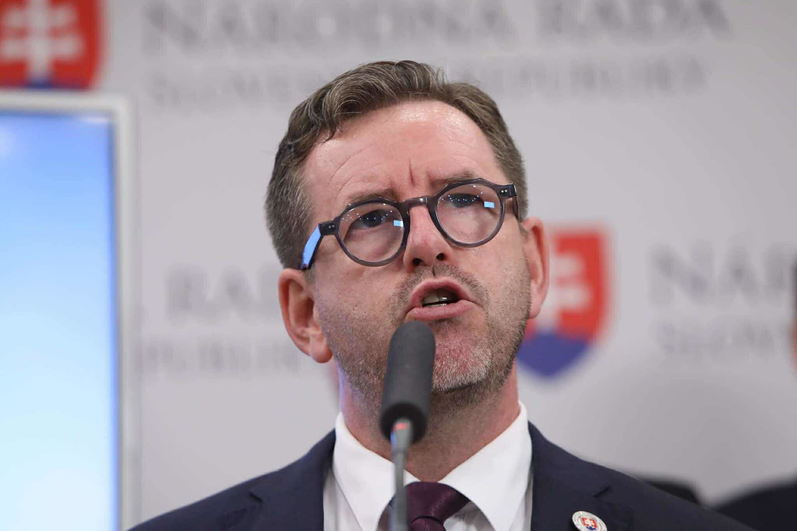 MIMORIADNE Škandál poslanca KDH: