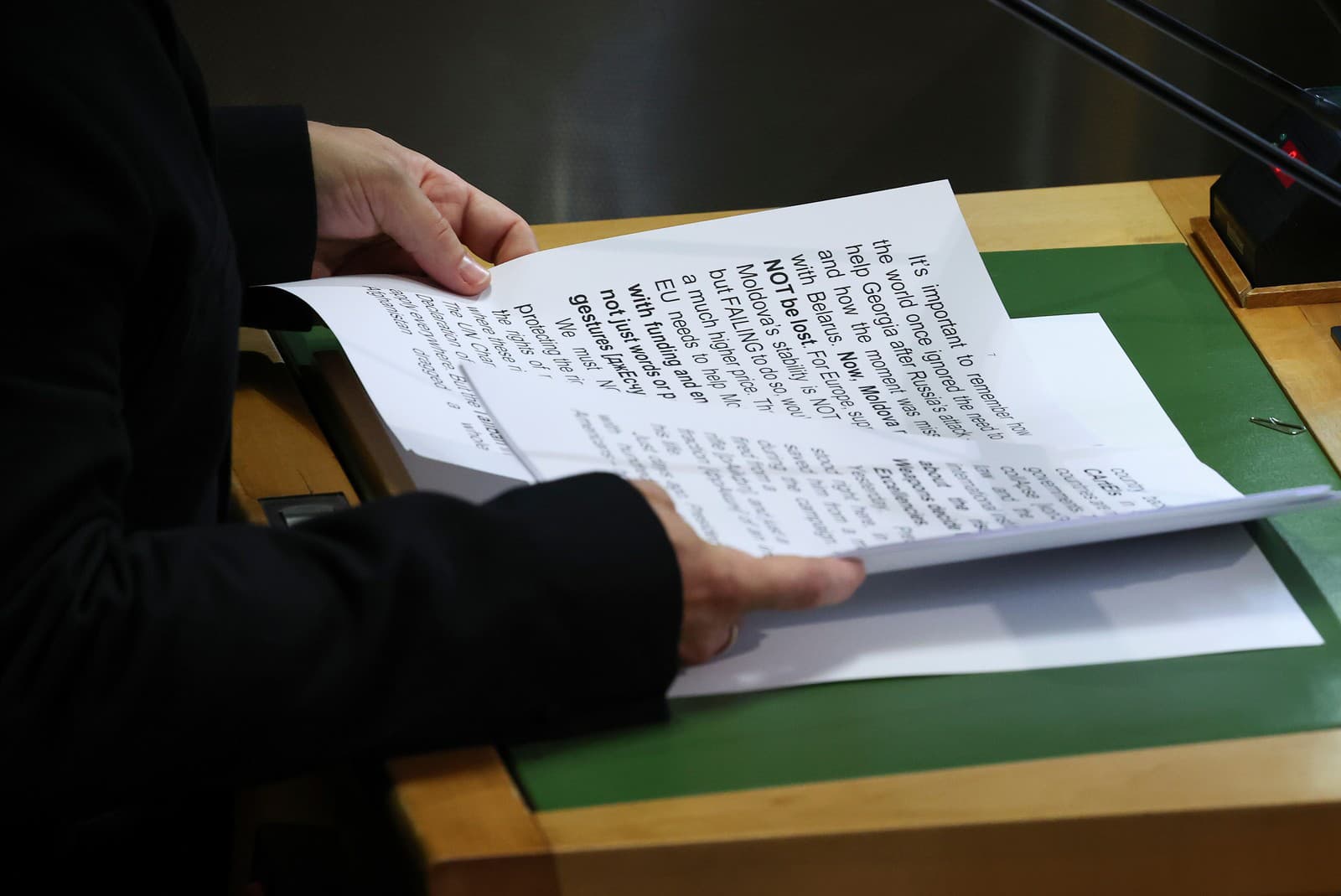 Ukrajinský prezident Volodymyr Zelenskyj počas prejavu na 80. zasadnutí Valného zhromaždenia Organizácie Spojených národov (VZ OSN) v New Yorku