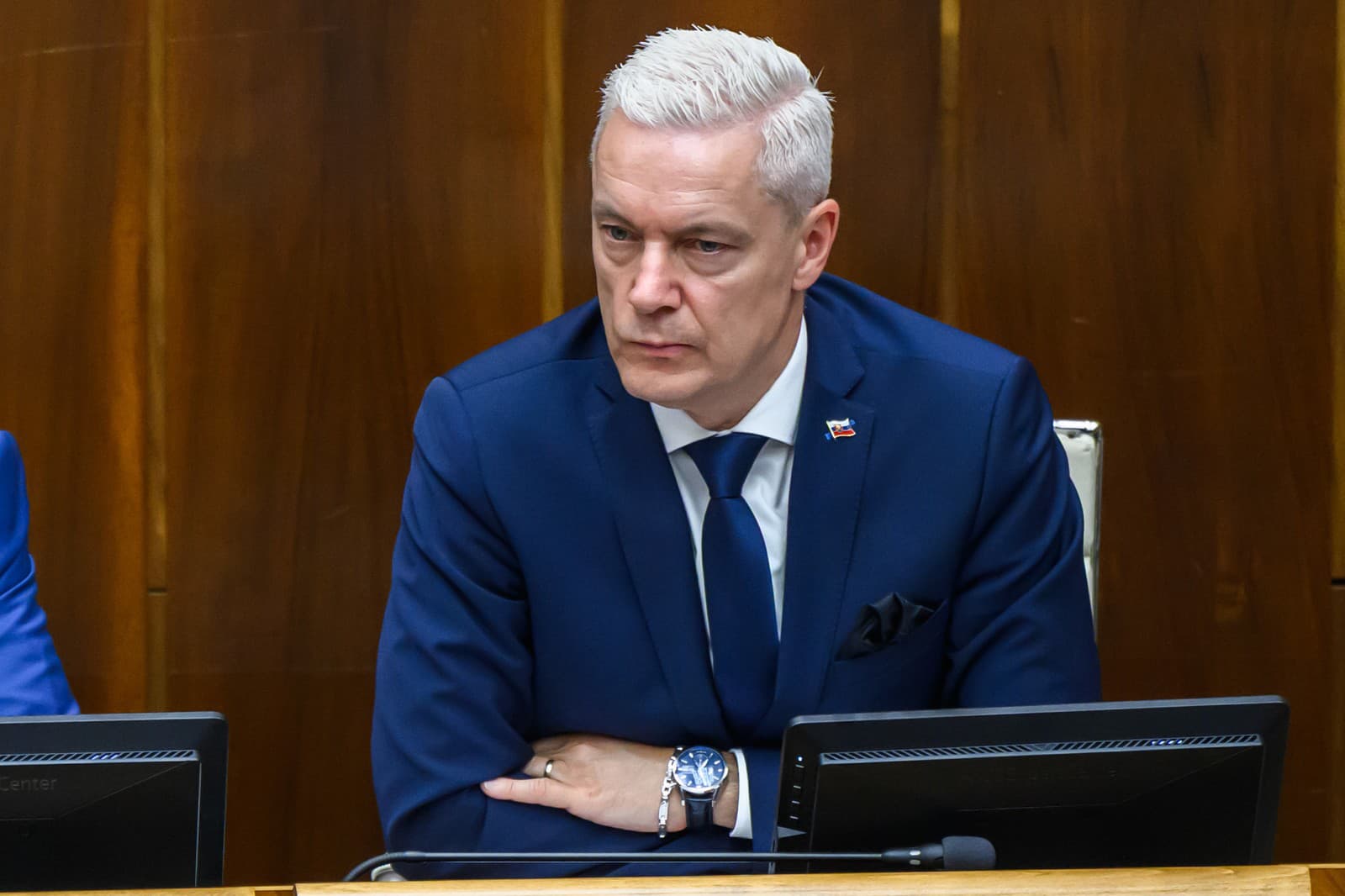 Parlament nakoniec PRETLAČIL konsolidačný