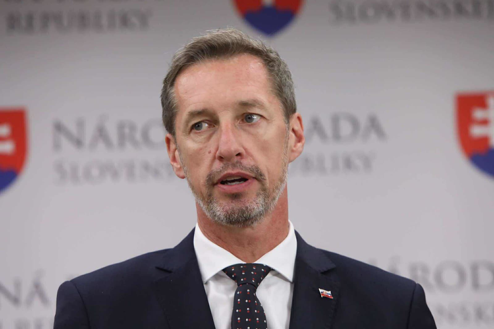 Oheň je na streche!