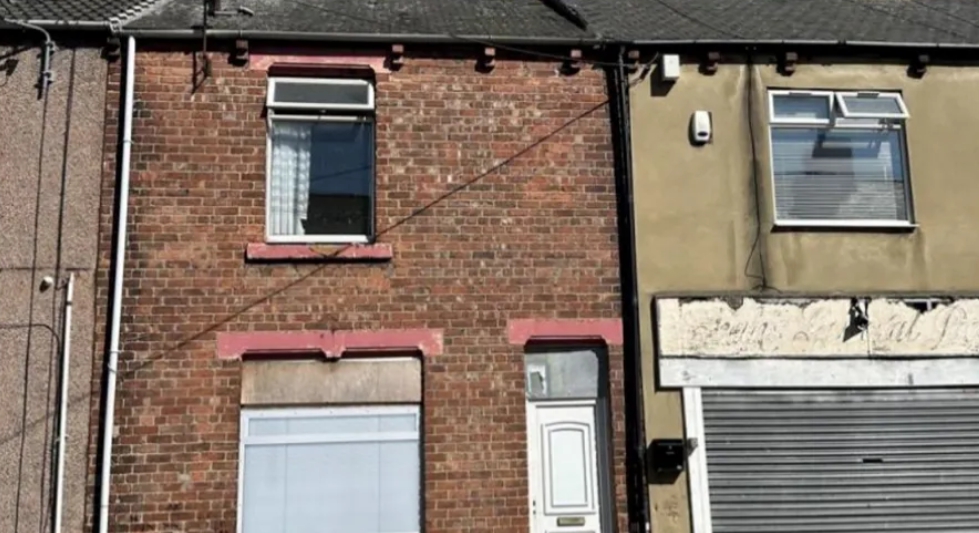 Trojizbový dom predávajú za symbolickú libru.