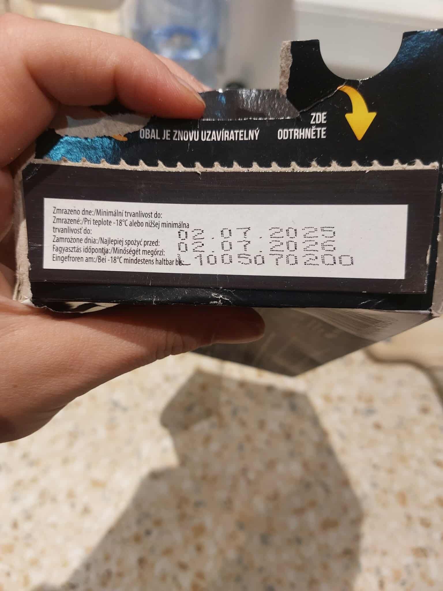 Deťom kúpila nugetky, po