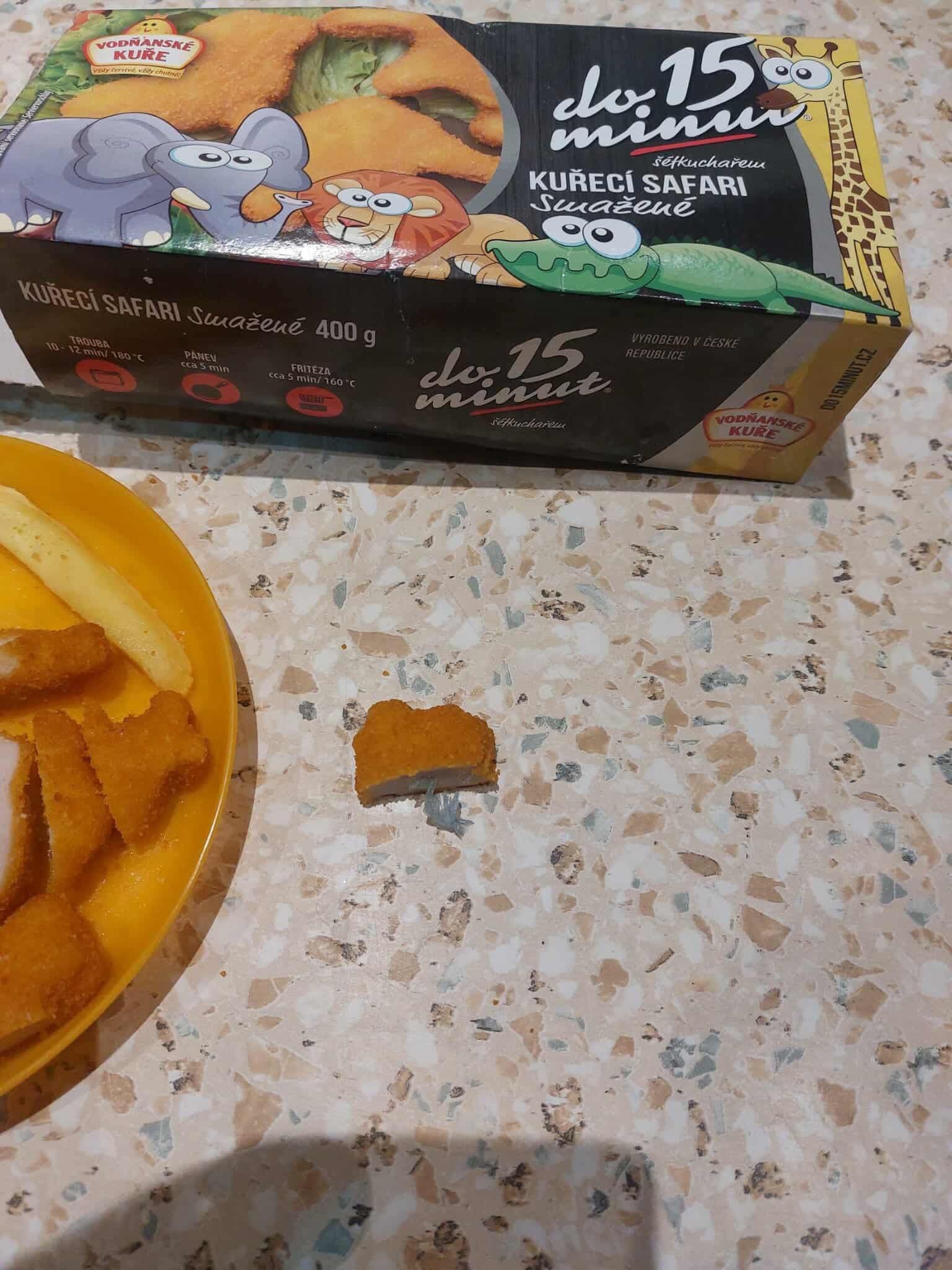 Deťom kúpila nugetky, po