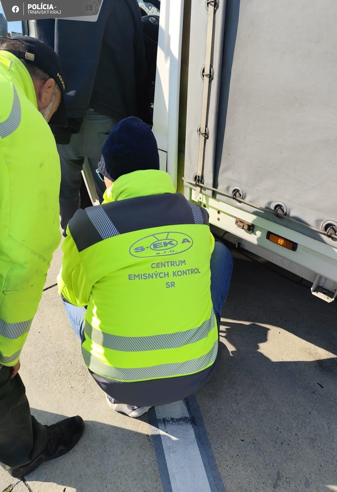 Akcia je zameraná na cestnú technickú kontrolu či na meranie emisií znečisťujúcich látok spaľovacích motorov