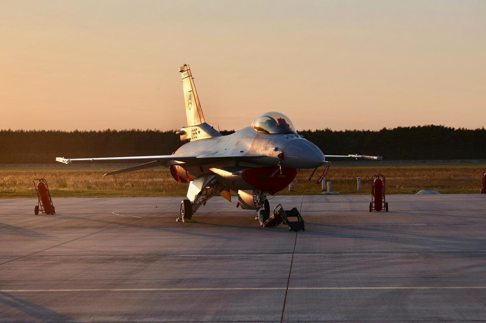 Ďalšie stíhačky F-16 prileteli