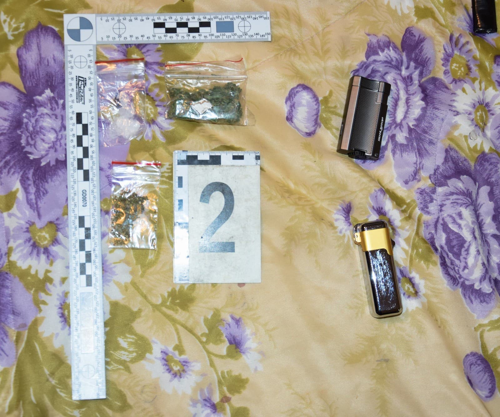 Novozámockí kriminalisti zadržali muža, ktorý mal predávať drogy