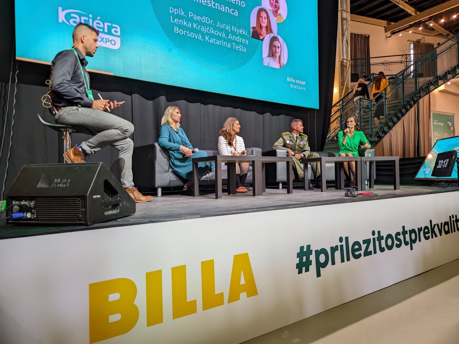 Stovky pracovných ponúk, od