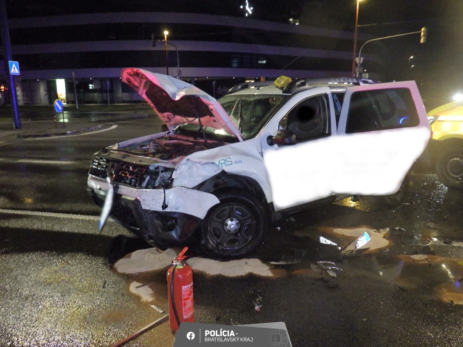 dopravná nehoda na frekventovanej križovatke v Bratislave