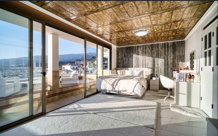 Dom Zuzany Belohorcovej a Vlasta Hájka je na predaj.