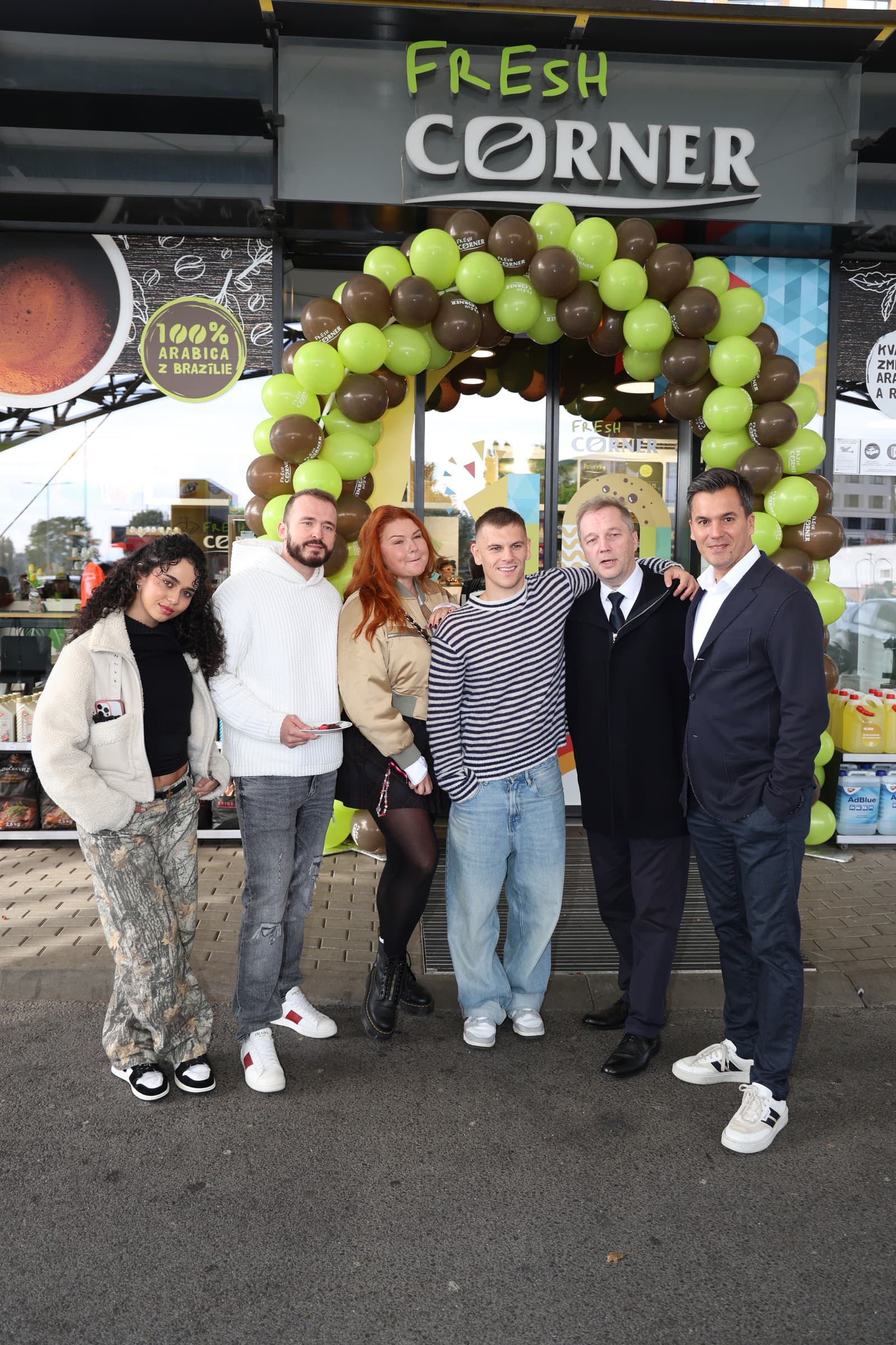 10. výročie známej značky čerpacej stanice. 