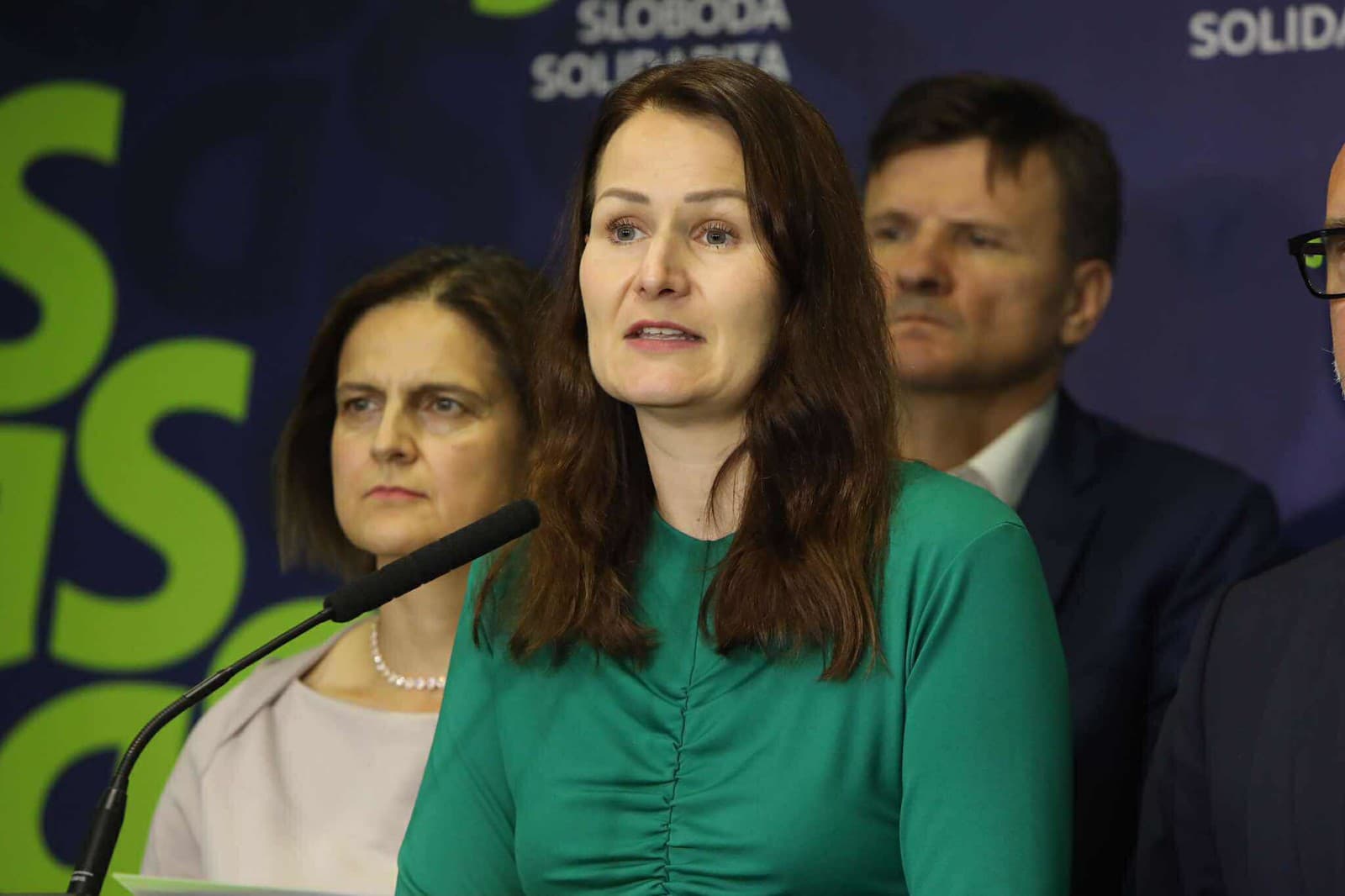 Strana SaS chce zvolať