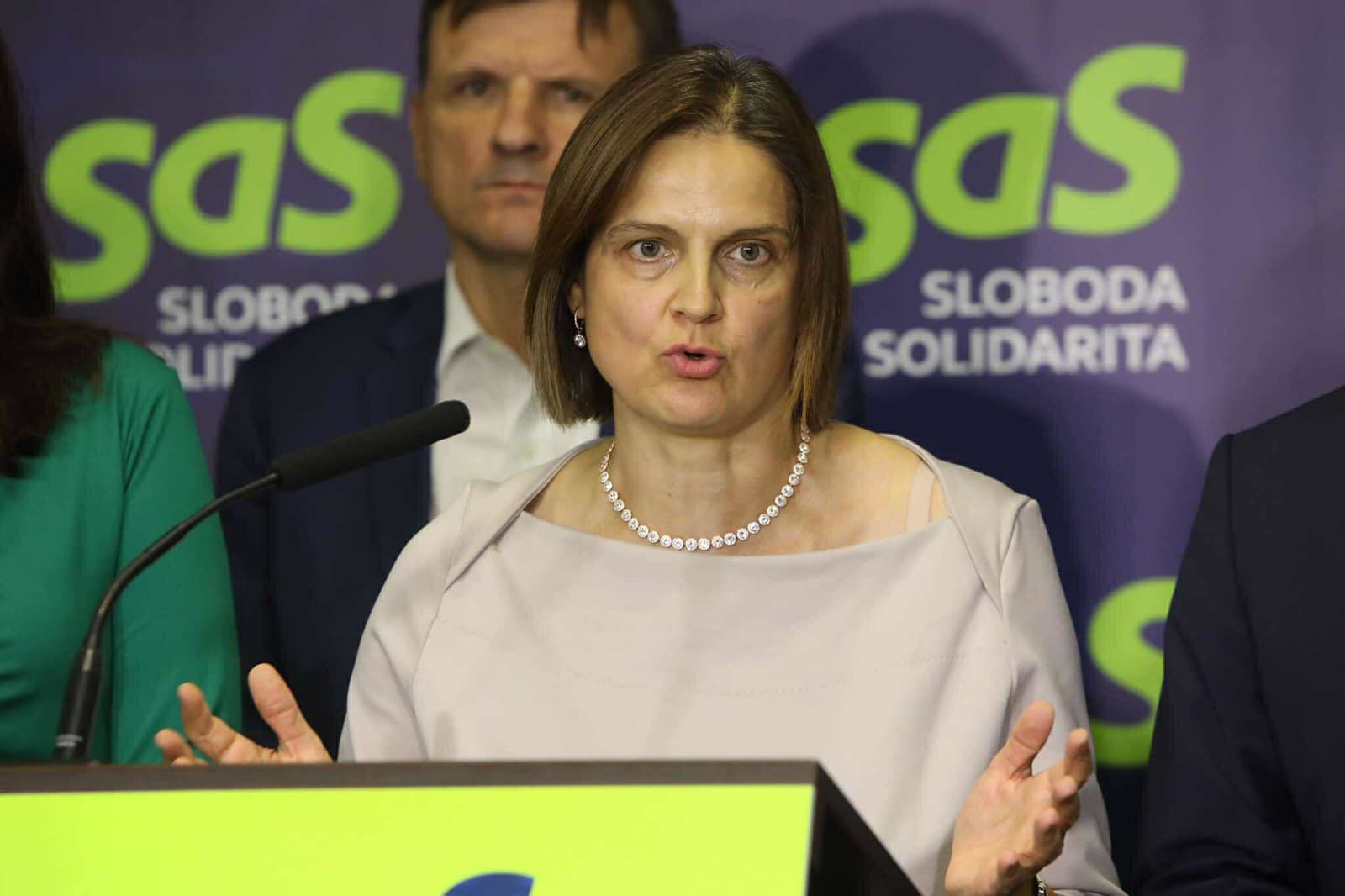 Strana SaS chce zvolať