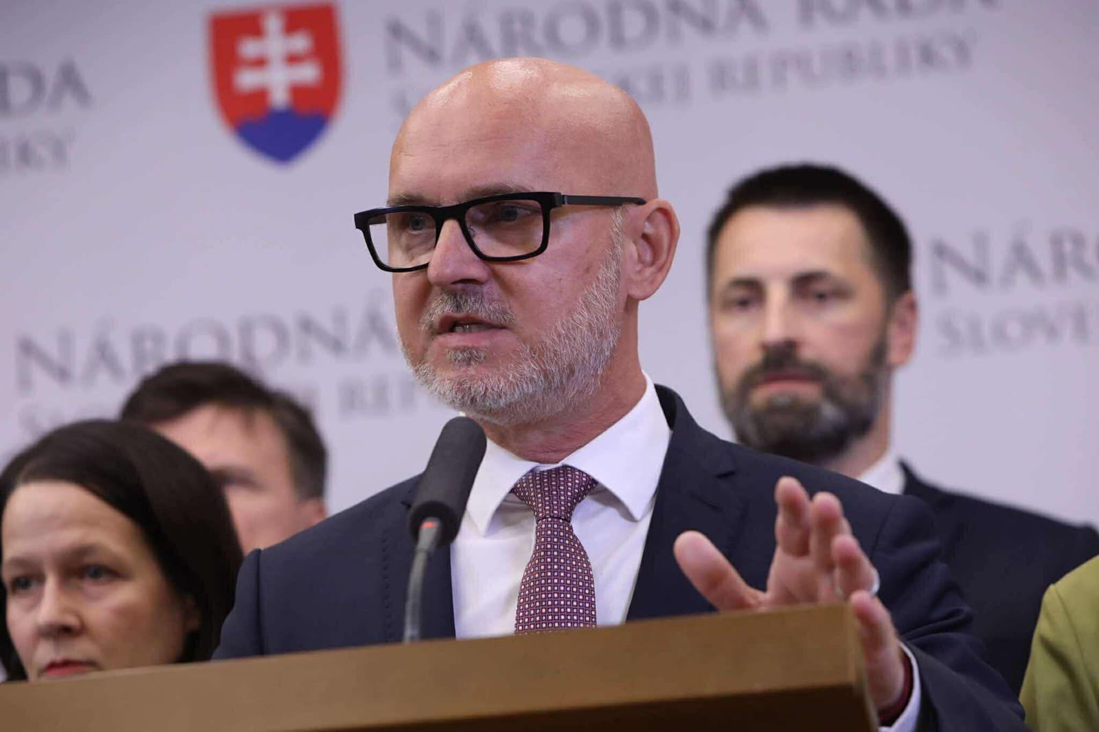 Matovič sa na brífingu