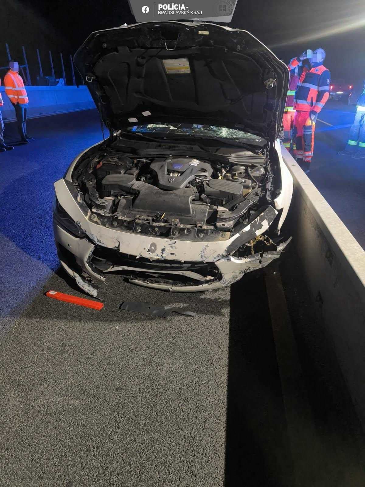 Nehoda si vyžiadala uzatvorenie diaľnice D1 v oboch smeroch