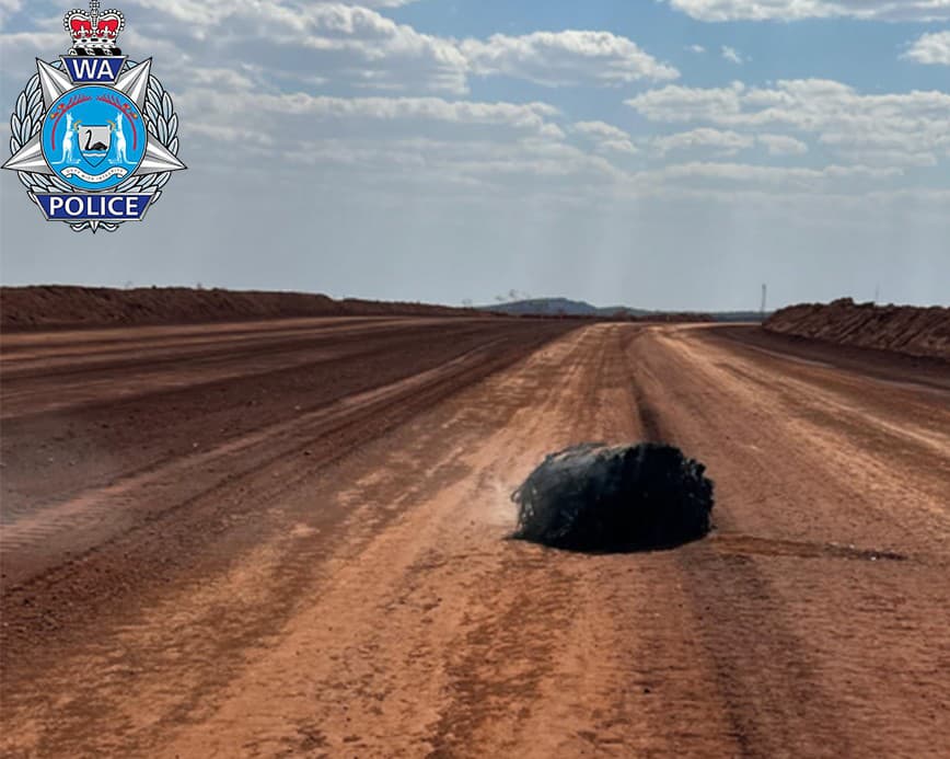 V austrálskej púšti dopadol horiaci objekt z neba.