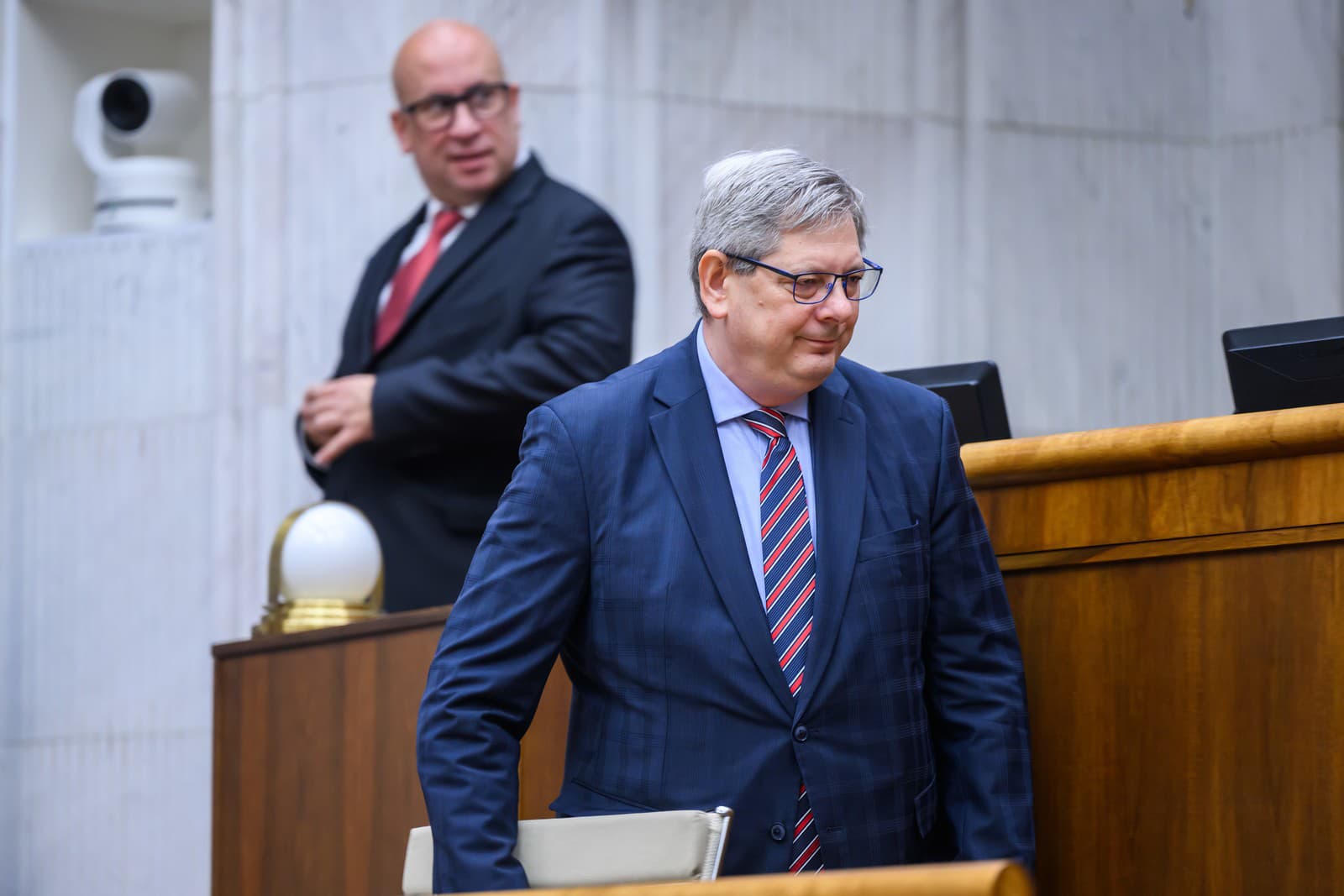 Opozícia viní vládu, že