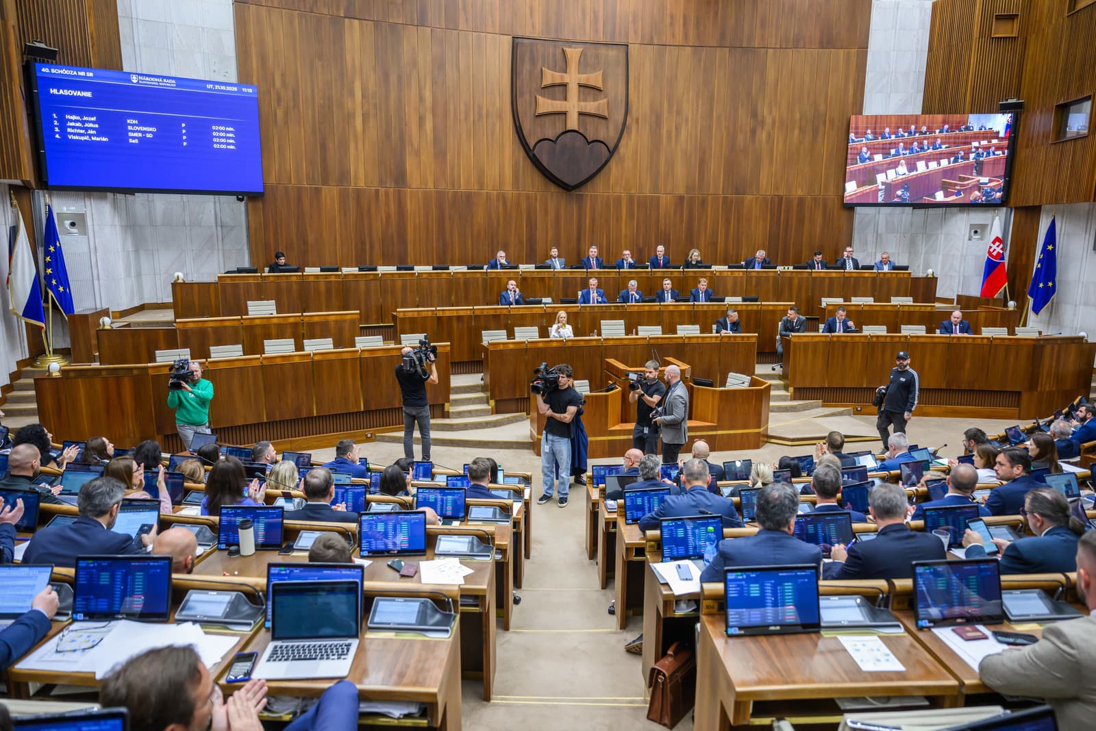 Minister Takáč žiada ZRUŠENIE