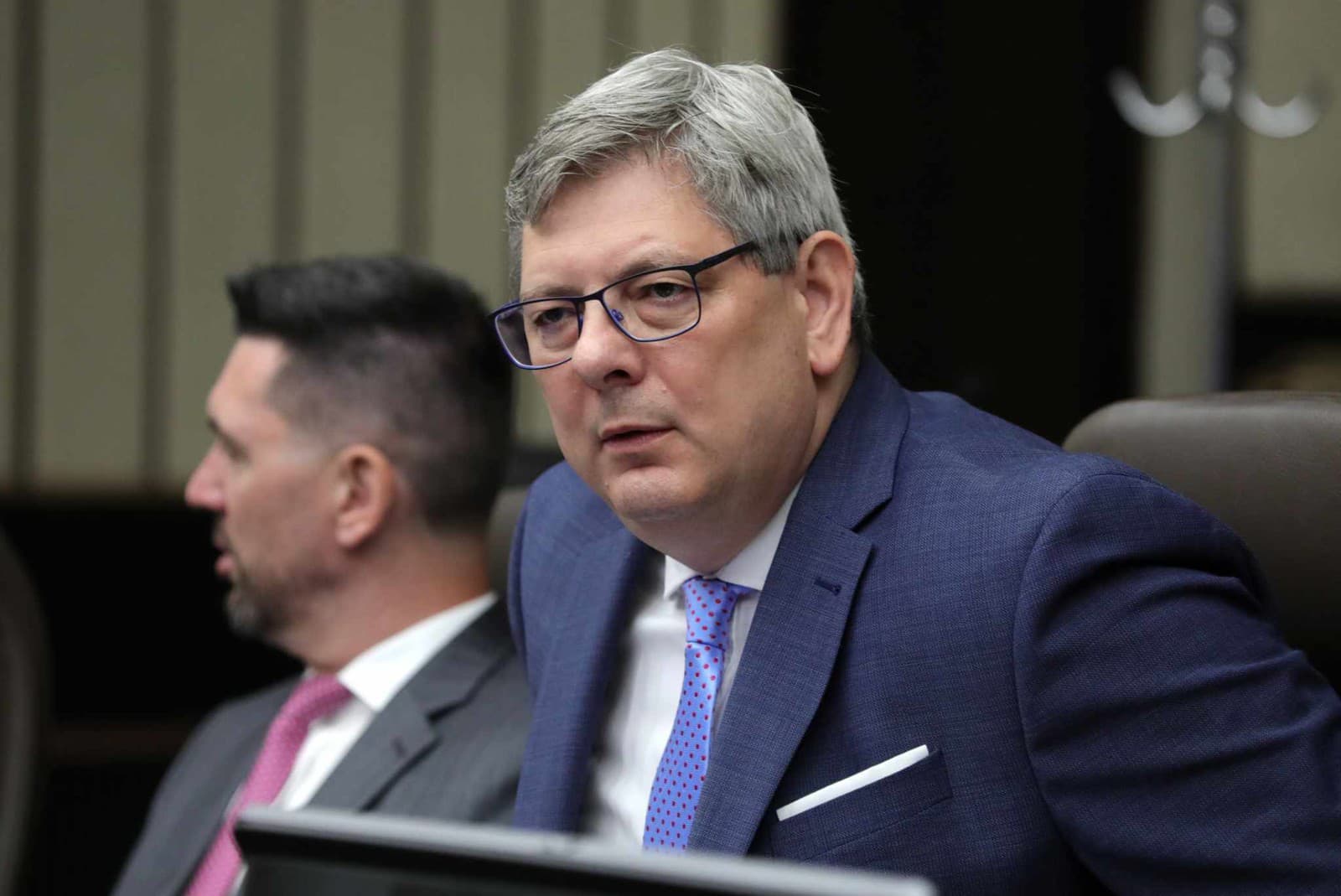 Je treba okamžite riešiť