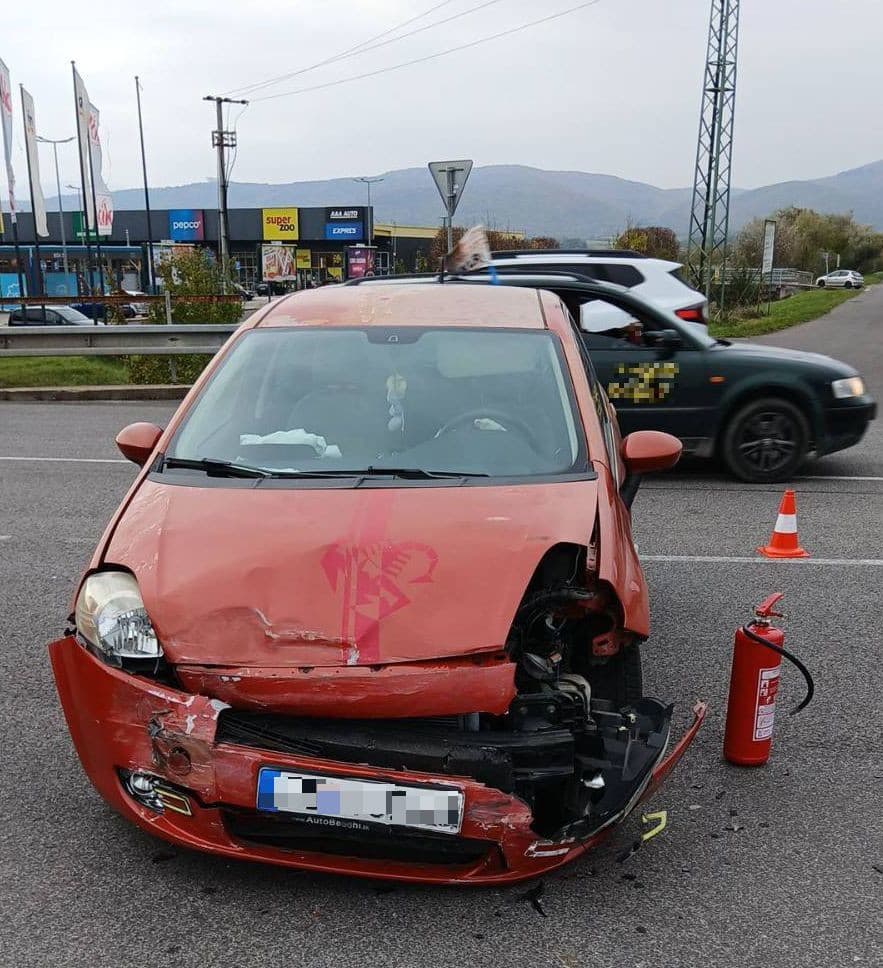 Dopravná nehoda v Prievidzi.