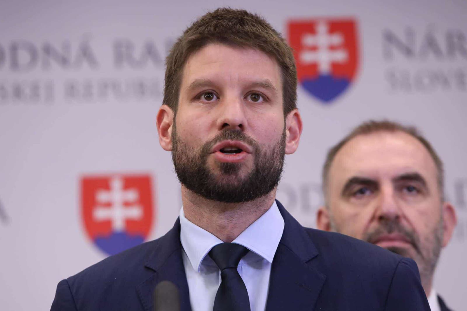 Hnutie Slovensko vyzýva Pellegriniho: