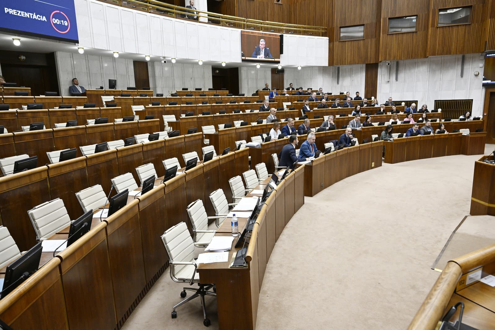Mimoriadna schôdza na odvolanie