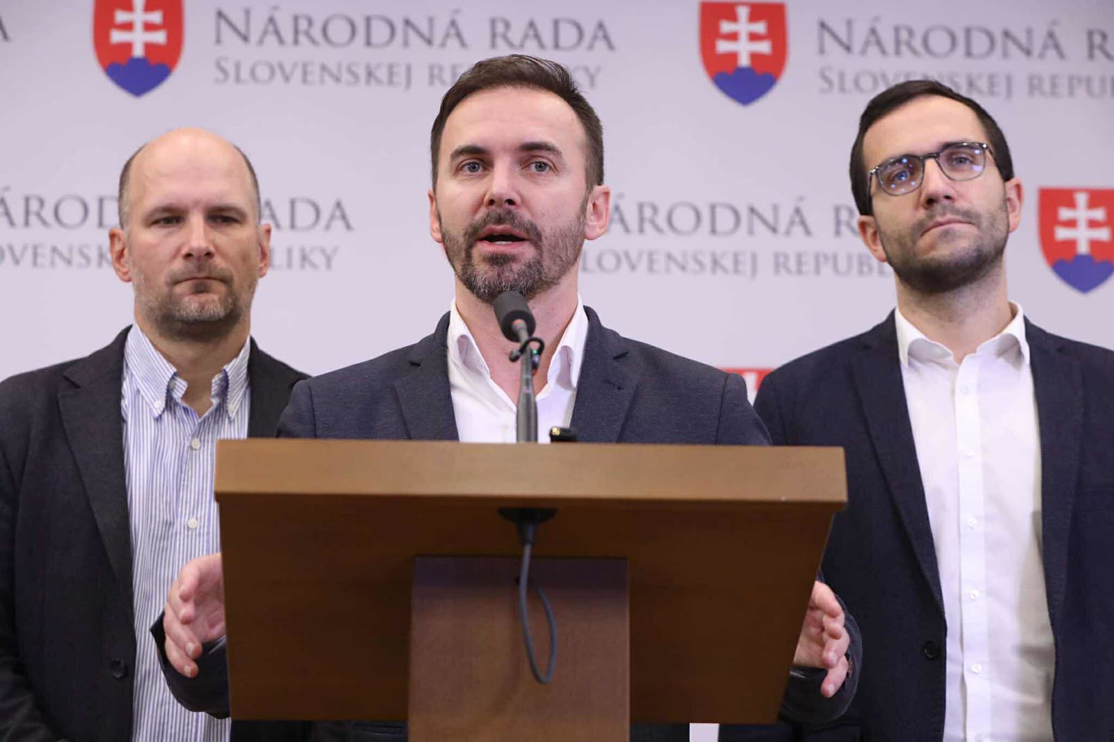 Hnutie Slovensko vyzýva Pellegriniho: