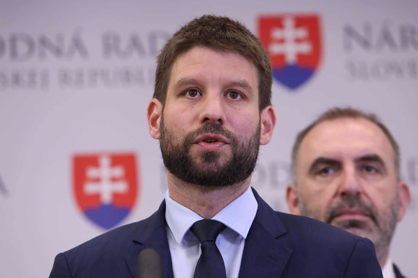 Fico sa bude tváriť