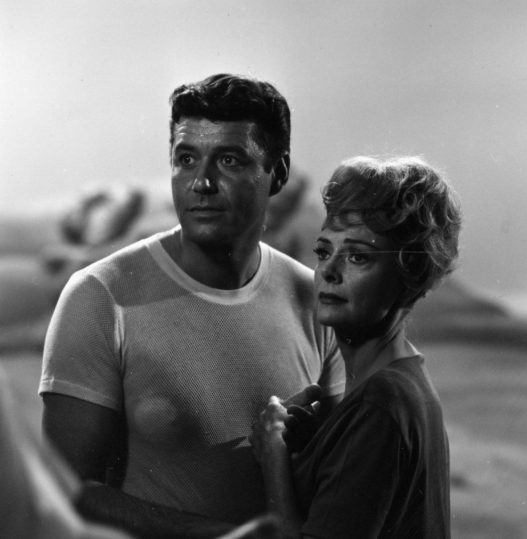 Hollywood v SMÚTKU: Zomrela