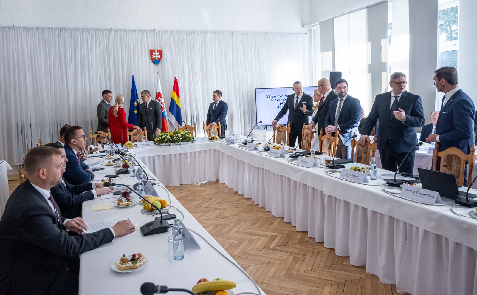 Vláda rokovala v obci