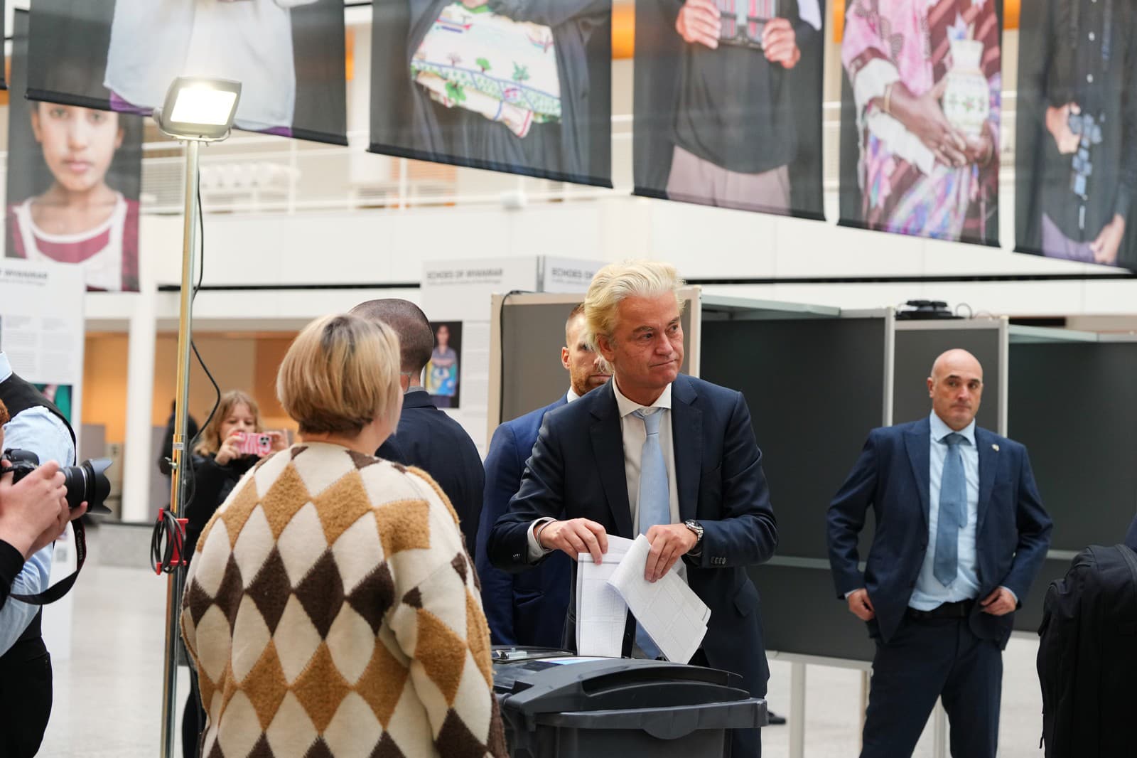 Predčasné voľby v Holandsku: