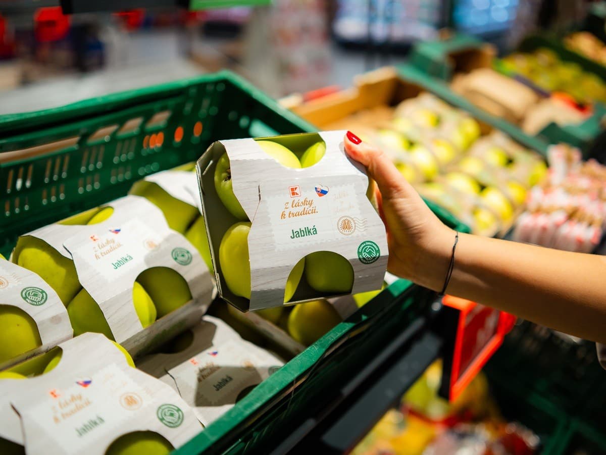 Obľúbená značka K-Z lásky k tradícii nechýba ani v pestrom sortimente čerstvého ovocia a zeleniny, na pulty ju dodávajú domáci pestovatelia 