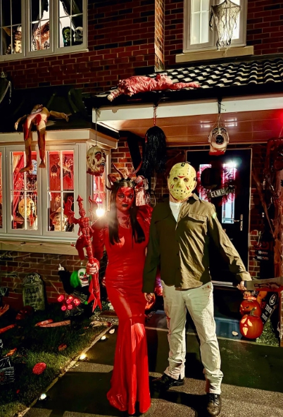 Ich dom je ako z hororu.