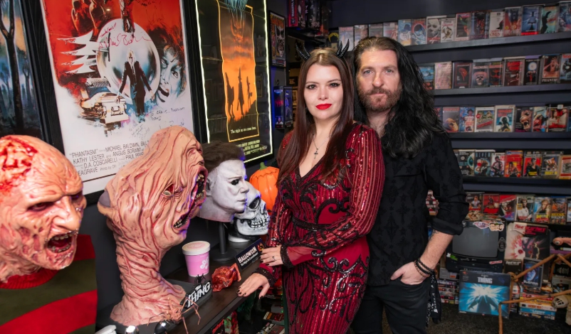 Ich dom je ako z hororu.