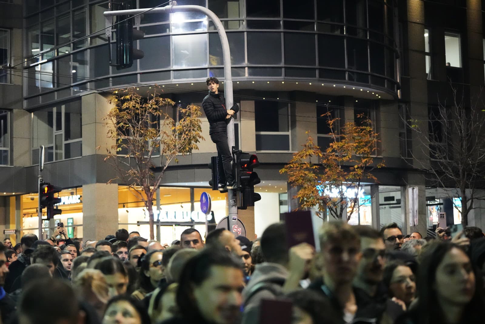 Podľa svedkov Reuters išlo o najväčšie provládne zhromaždenie v tomto roku