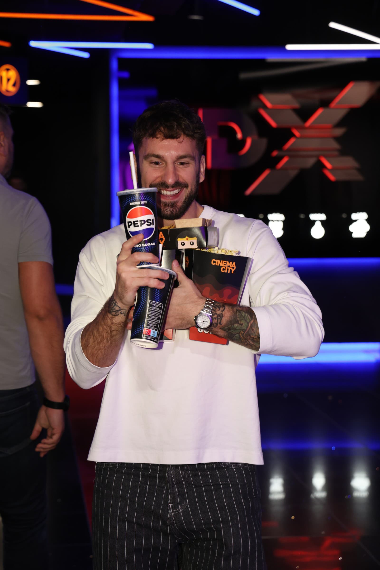 Premiéra filmu Podfukári. Na snímke Rasťo Zvara