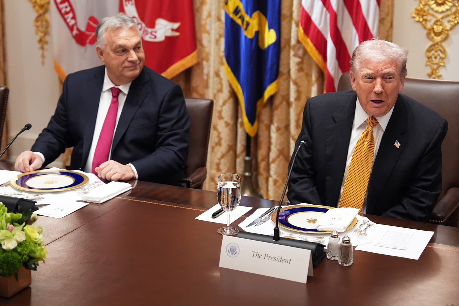 Americký prezident Donald Trump (vľavo) a maďarský premiér Viktor Orbán počas stretnutia v Bielom dome.