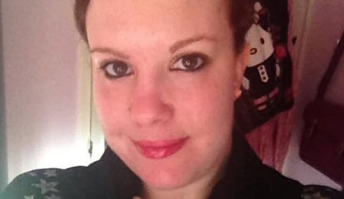 Katie Fox zomrela po útoku nožom na autobusovej zastávke