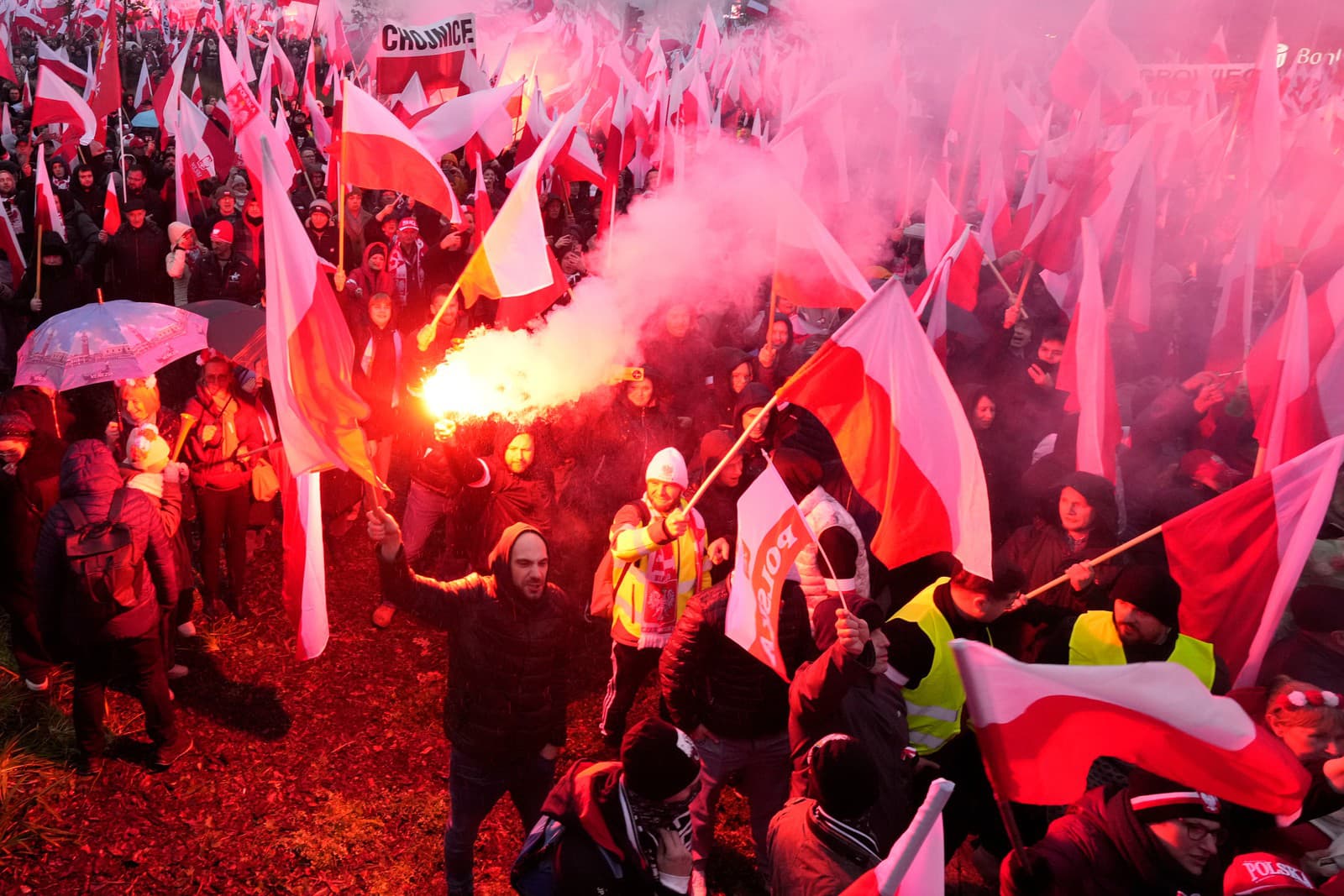 Pochod pri príležitosti 107. výročia poľskej nezávislosti vo Varšave