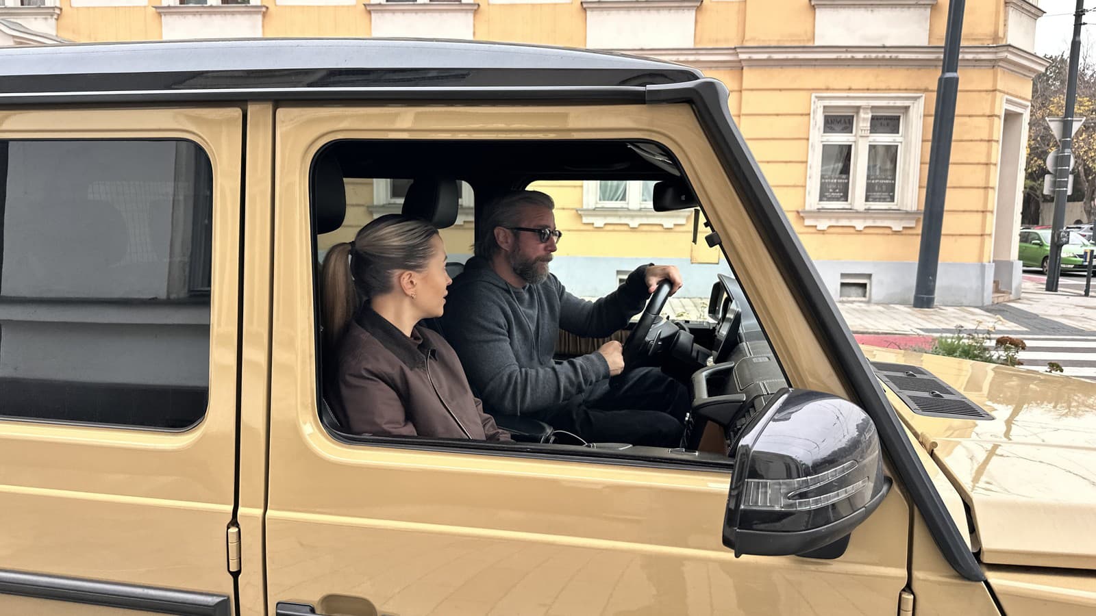 Michal Navara v aute s Irinou