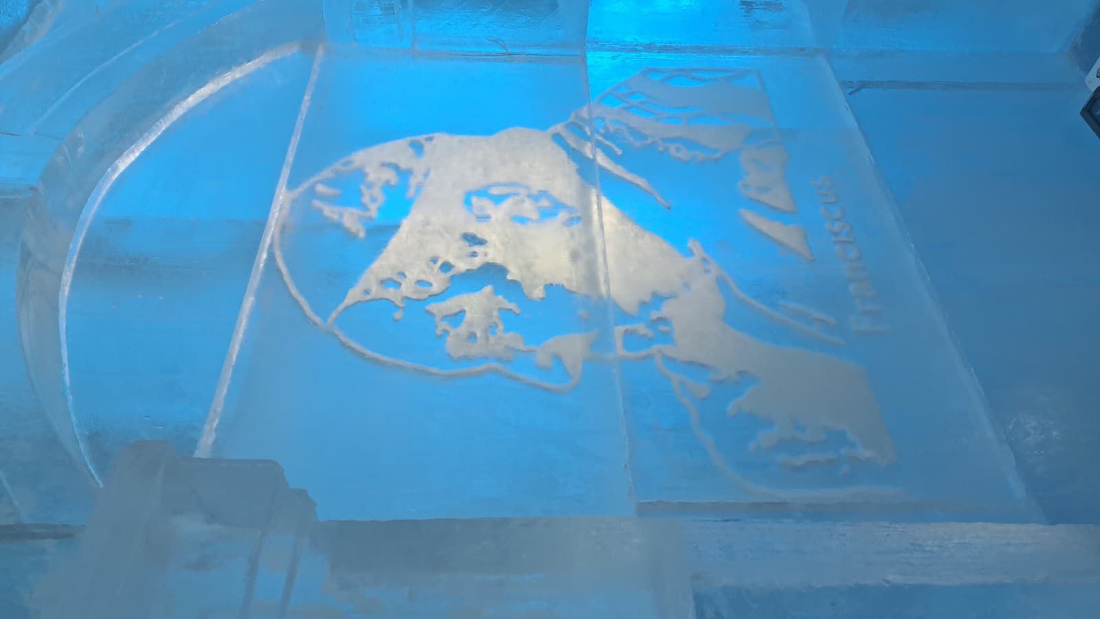 Tatranský ľadový dóm na Hrebienku vo Vysokých Tatrách je tento rok inšpirovaný Bazilikou sv. Jána v Lateráne v Ríme.