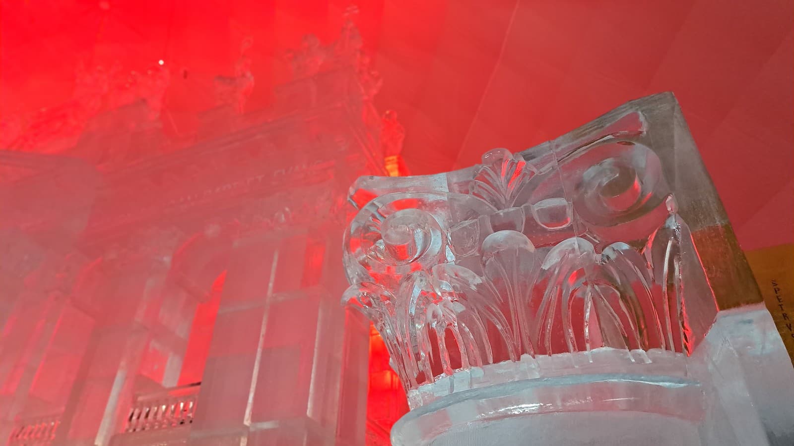 Tatranský ľadový dóm na Hrebienku vo Vysokých Tatrách je tento rok inšpirovaný Bazilikou sv. Jána v Lateráne v Ríme.