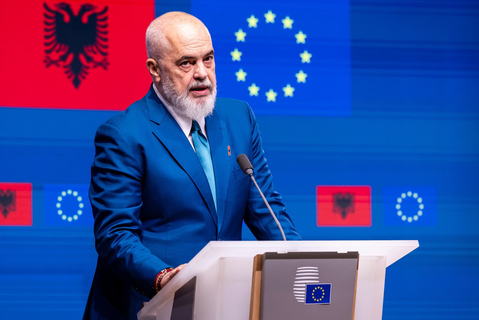 Albánsky premiér Edi Rama.