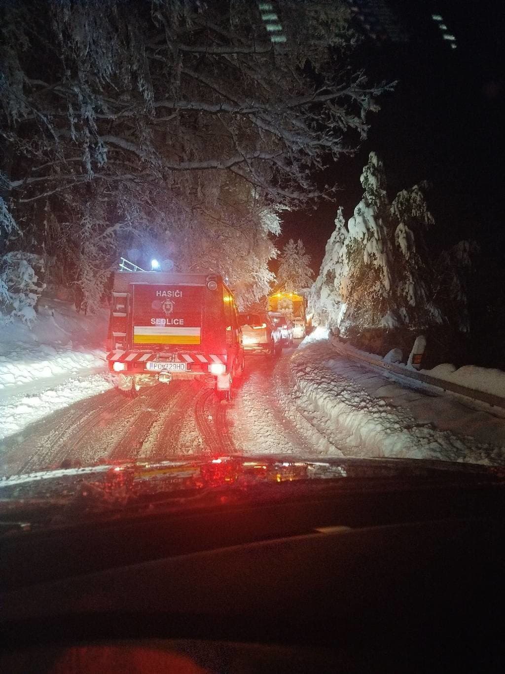 MIMORIADNE Snehová kalamita POKRAČUJE!