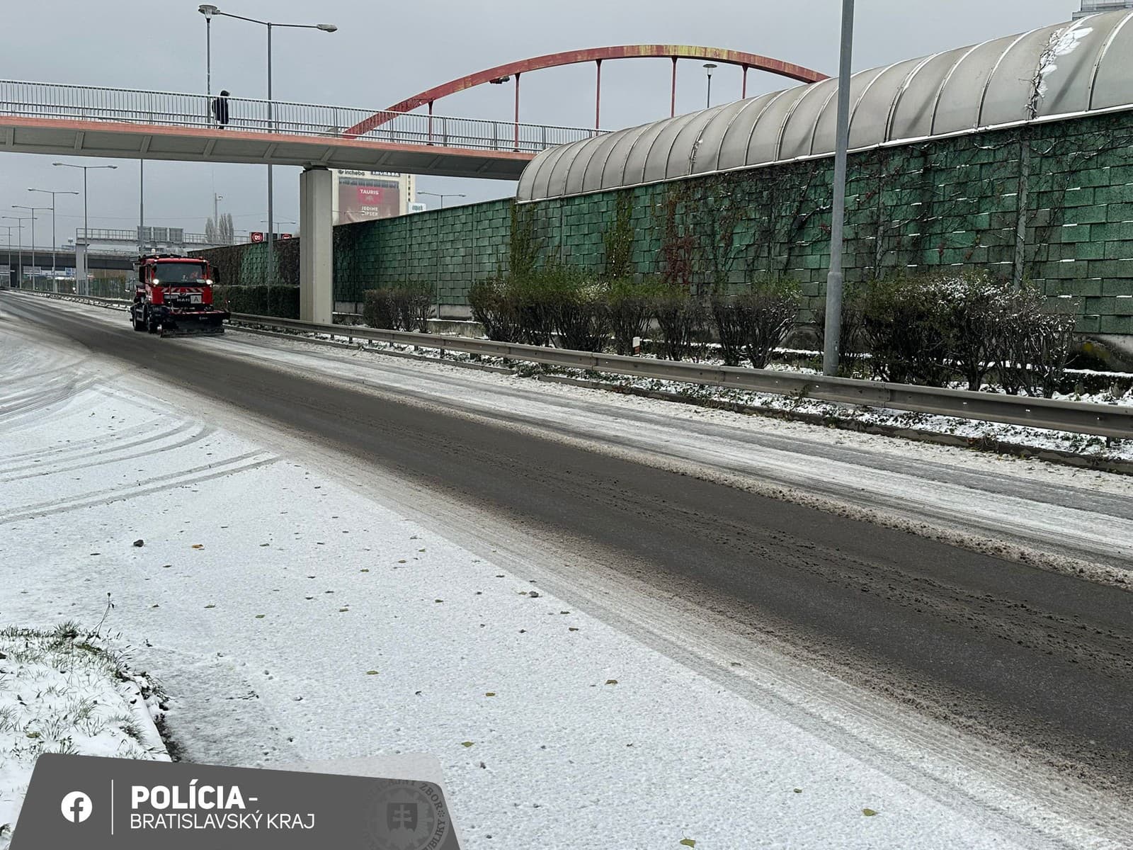 V celom Bratislavskom kraji sú cesty nižších tried zľadovatené
