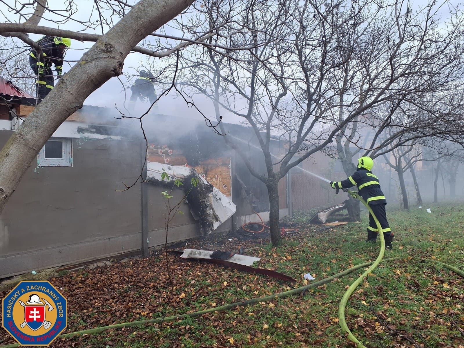 Požiar prístavby rodinného domu v obci Kuchyňa v okrese Malacky.