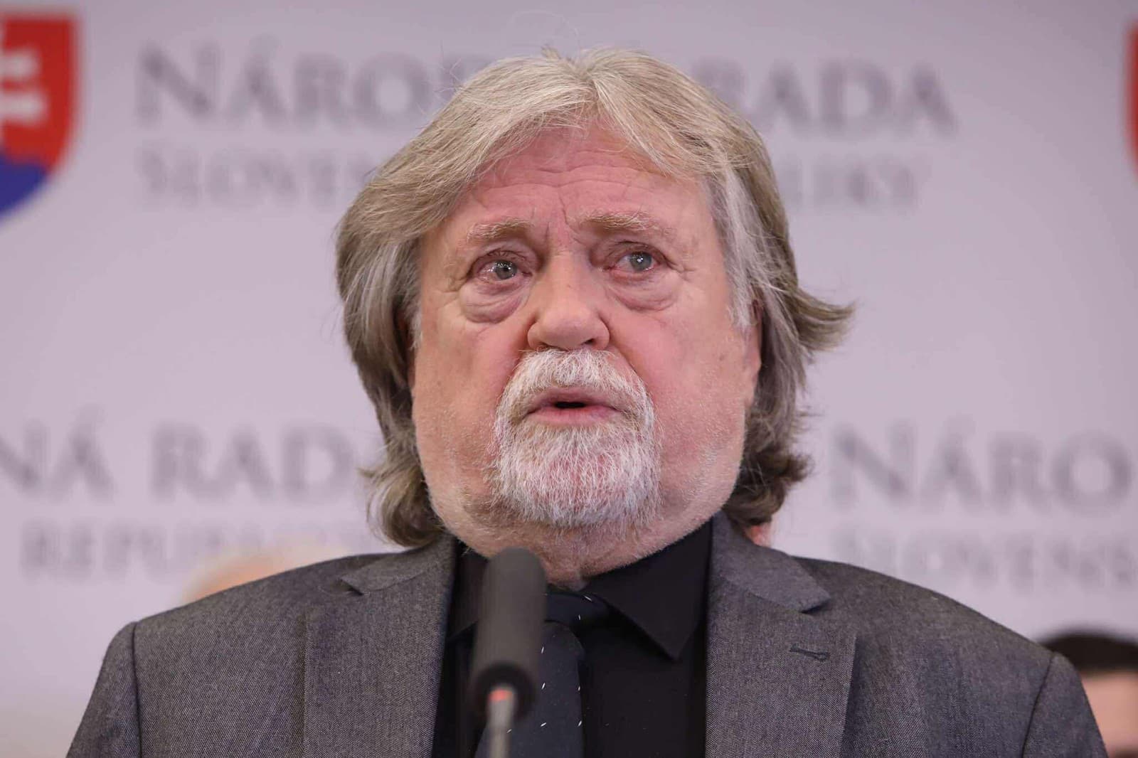 Danko opäť Smeru vyčíta